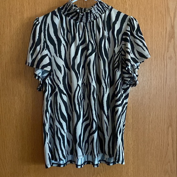Beacon Zebra Print Flutter Sleeve Top - Picture 3 of 11